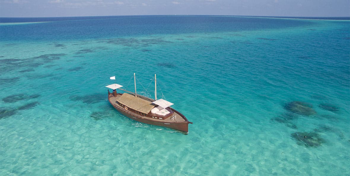 excursión en barco en Safari Island Resort & Spa Maldives