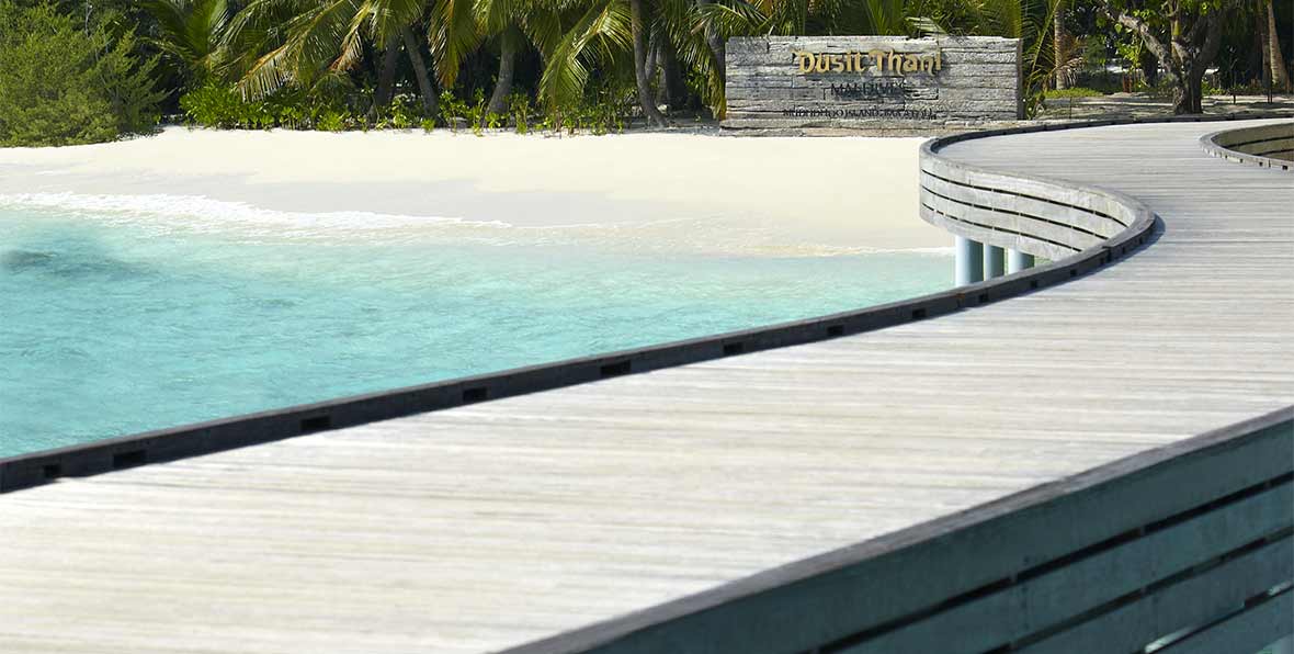 el muelle de llegada al Dusit Thani Maldives