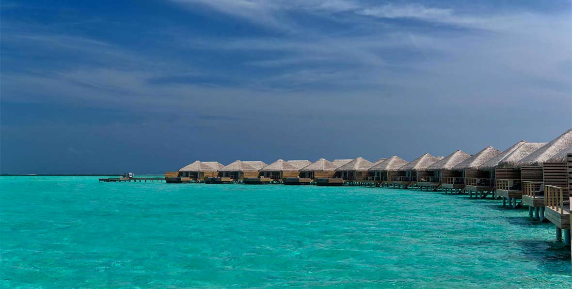 Cocoon Maldives Water Villas en el oceano