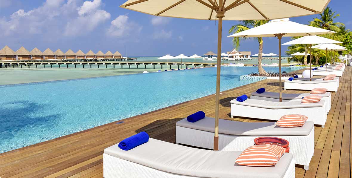 Mercure Maldives Kooddoo Resort - arenatours.com