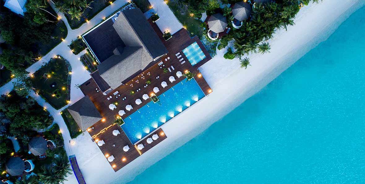 Mercure Maldives Kooddoo Resort - arenatours.com