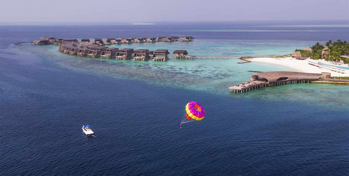 The St Regis Maldives Vommuli Resort - arenatours.com