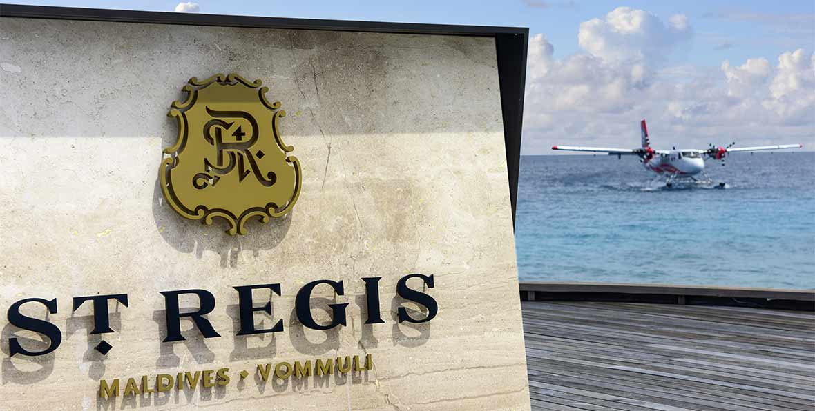 The St Regis Maldives Vommuli Resort - arenatours.com