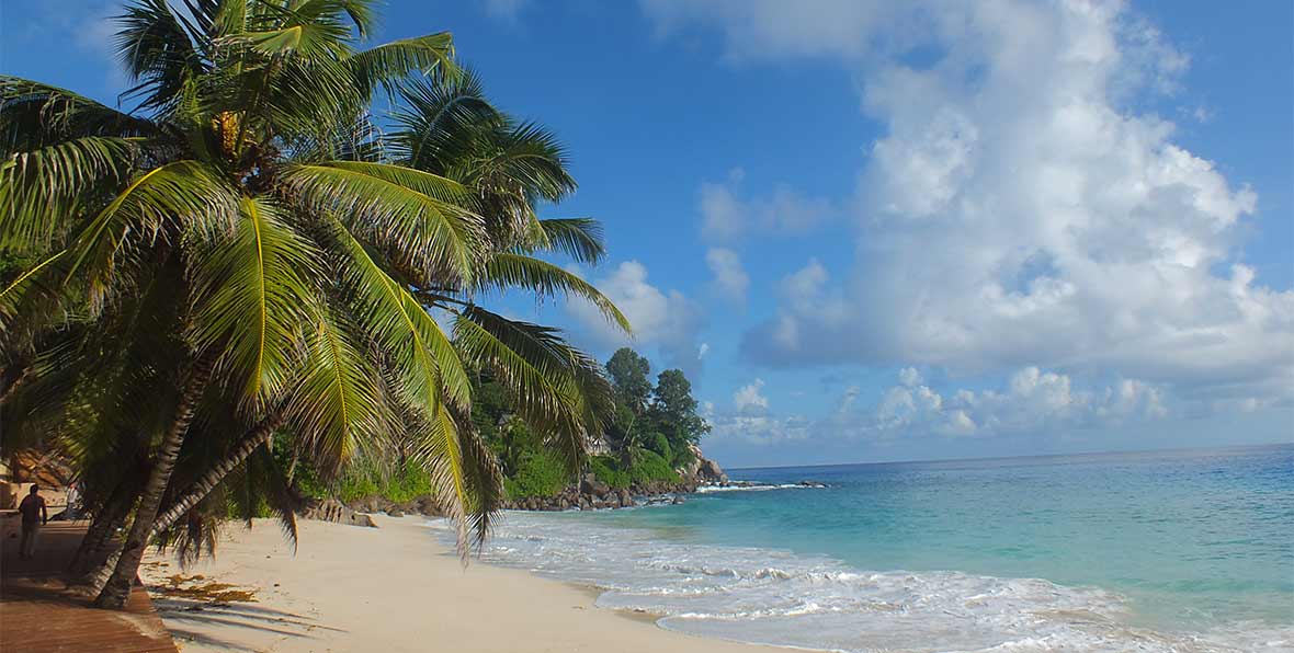 Carana Beach Hotel Seychelles - arenatours.com