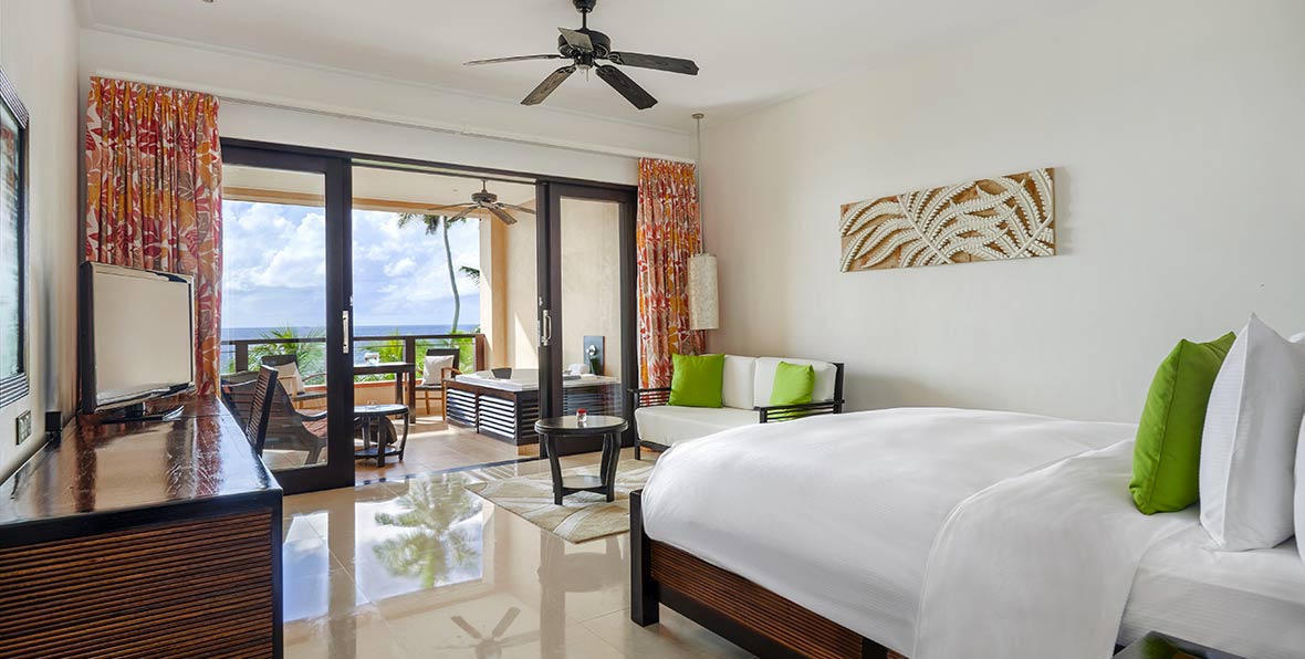 Double Tree Seychelles King Grand Deluxe Room - arenatours.com