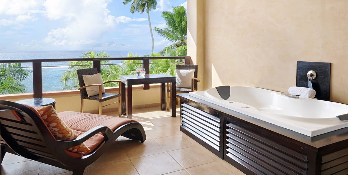 Double Tree Seychelles King Grand Deluxe Room - arenatours.com