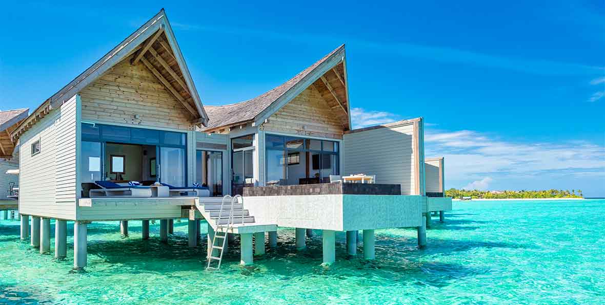 Movenpick Resort Madives Overwater Pool Villa Lagoon - arenatours.com