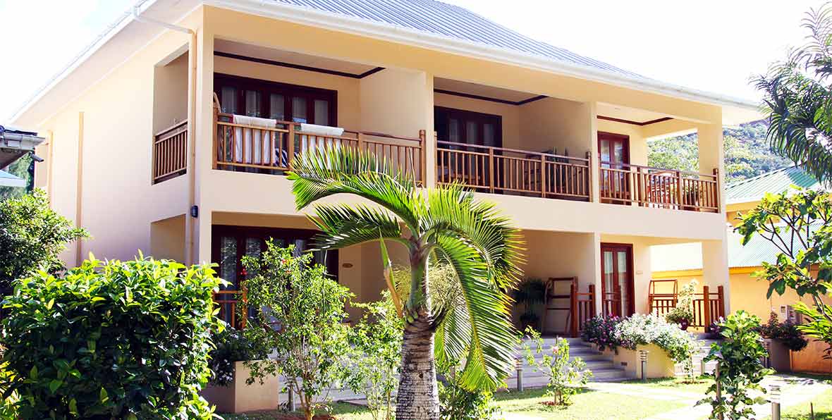 Pirogue Lodge