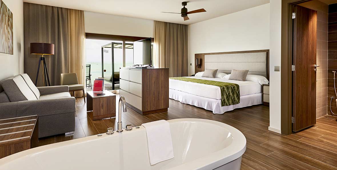 Hotel Riu Atoll Maldivas Overwater Junior Suite Superior - arenatours.com