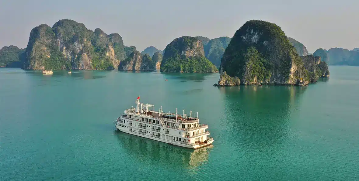 Paradise Elegance Cruise Vietnam - arenastours.com -