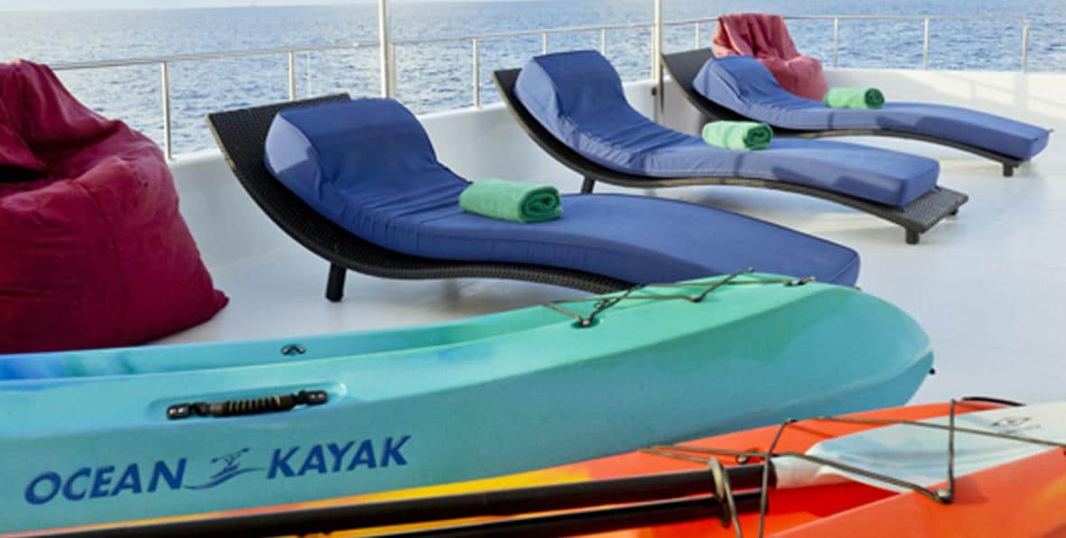 tuombonas y kayak en Anastasia Luxury Yacht