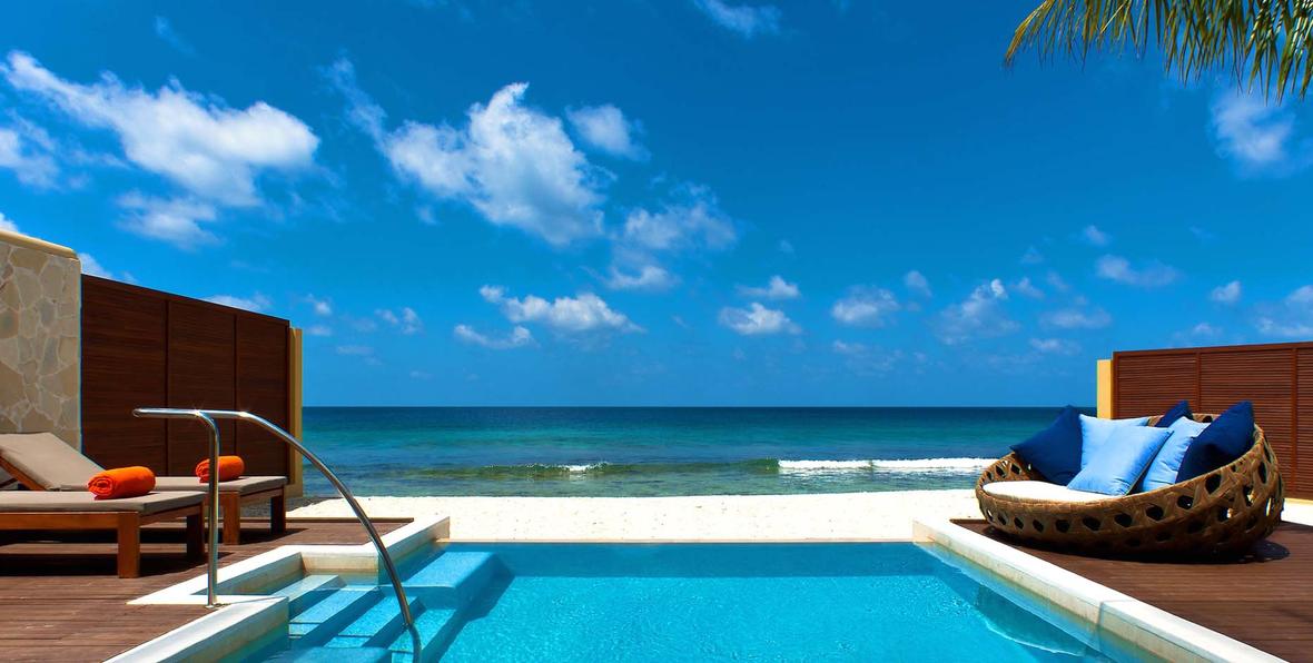 piscina y oceano desde la habitación del Sheraton Maldives